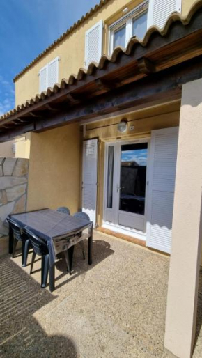 Appartement T2, terrasse, piscine, clim, proche plage